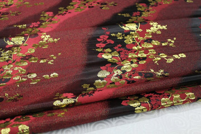 Tissu brocart à fleurs de cerisier : mélange de soie et de rayonne à motifs floraux japonais