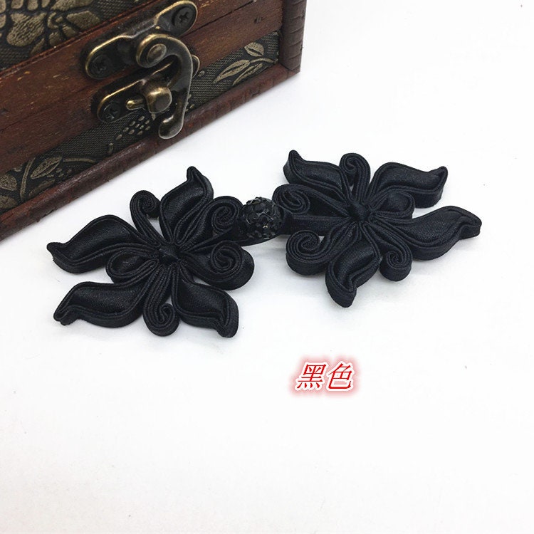 Boutons de cheongsam en satin à motif papillon faits main : fermeture à nœud chinois