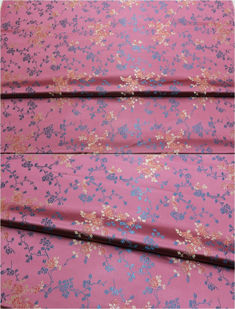 Brocart de soie damassé : Branche de pivoine, 75 cm de large - Vendu au mètre