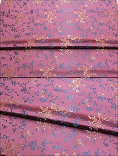 Brocart de soie damassé : Branche de pivoine, 75 cm de large - Vendu au mètre