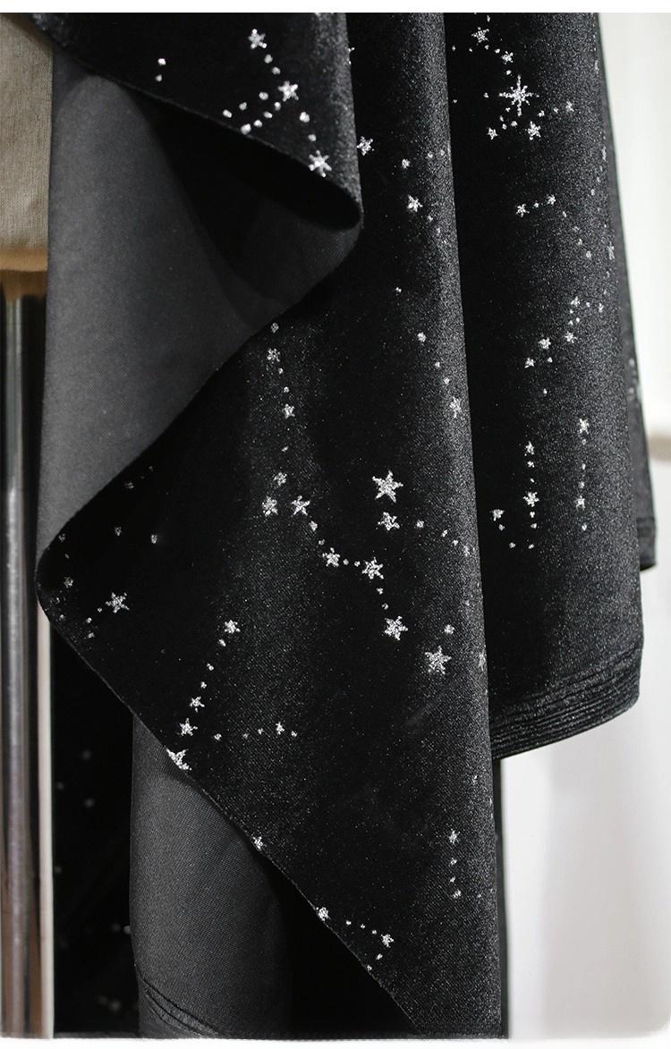 Tissu velours jacquard métallisé : accents d’étoiles argentées, 170 cm de large