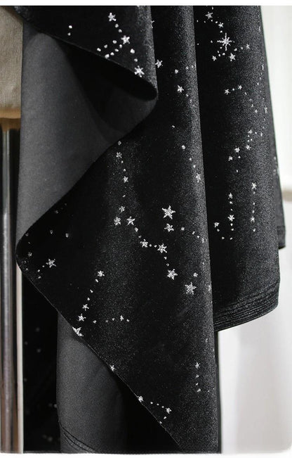 Tissu velours jacquard métallisé : accents d’étoiles argentées, 170 cm de large