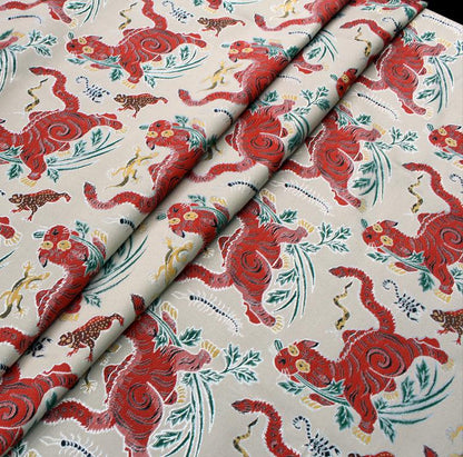 Tissu rayonne à motif tigre : motif or mongol tibétain, 147 cm de large