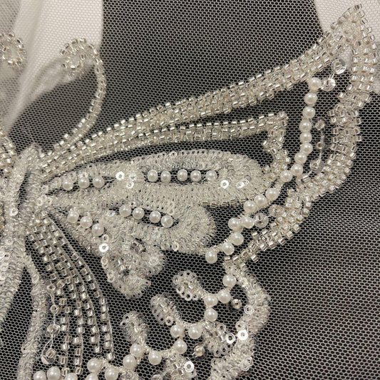 Applique papillon perlée : broderie de dentelle à sequins et perles - Décoration pour robe de mariée et voile