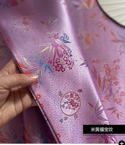 Brocart violet tissé Nishijin : Jacquard à fleurs et soie de bambou (29,5 po de largeur, vendu au mètre)