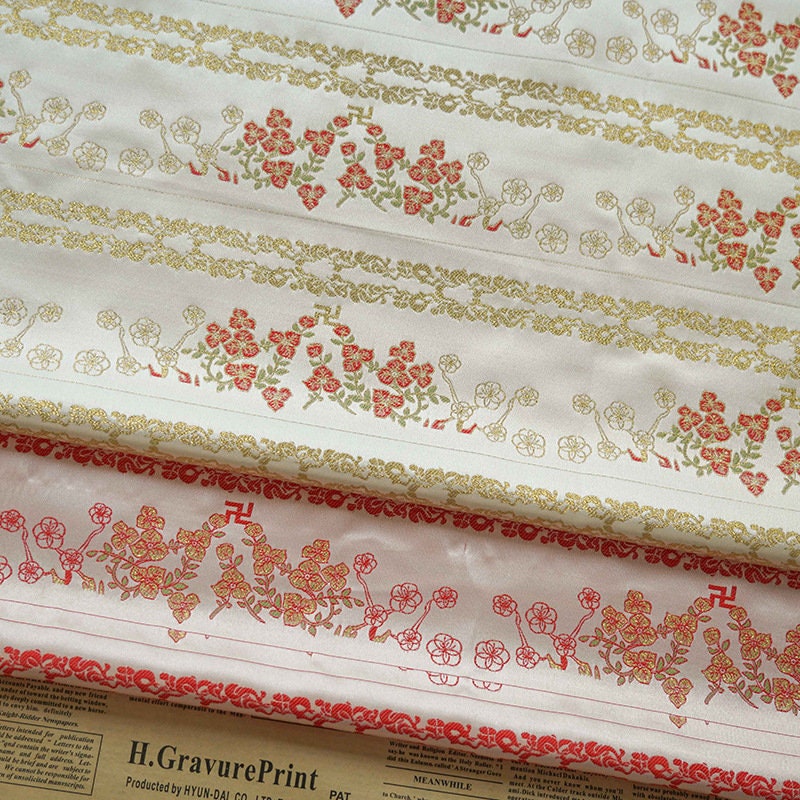 Gold Thread Jacquard Fabric: Retro Floral Upholstery, Costume, Decor
