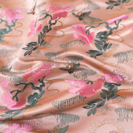 Tissu brocart de soie à motifs floraux de 150 cm de large : pour la confection de cheongsams chinois et de robes tibétaines.