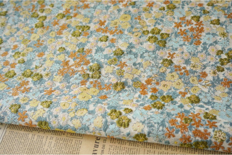 Tissu jacquard à motif floral : tissu 3D design, 165 cm de large, vendu au mètre