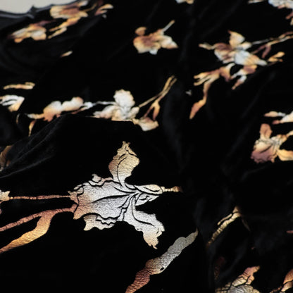 Tissu velours noir : imprimé floral doré, 140 cm de large