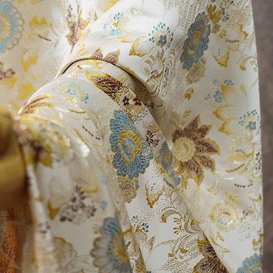 Tissu brocart à motifs floraux : jacquard soyeux, style mariage chinois, 147 cm de large