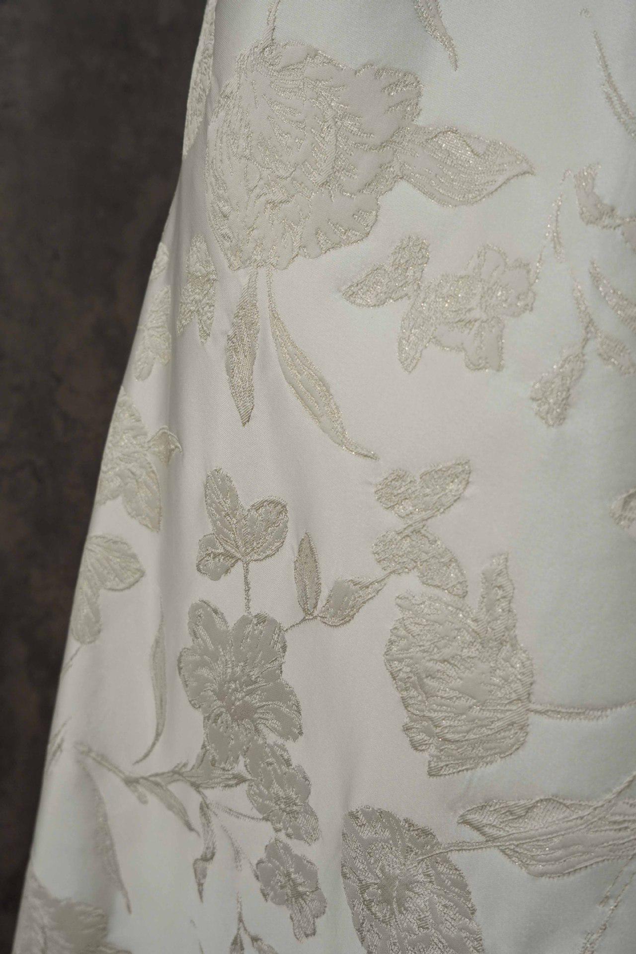 Ivory White Embossed Palace Jacquard Fabric: Damask Upholstery, Costume, Decor
