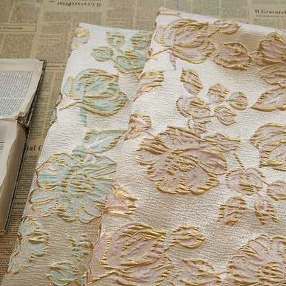 Tissu jacquard pivoine à fil d'or : tissu d'ameublement vintage de créateur, 140 cm de large