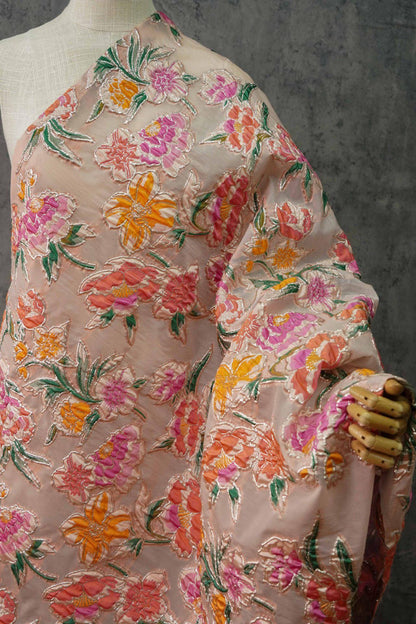 Tissu jacquard à motifs floraux : Matière pour robe de soirée à effet métallisé 3D coloré