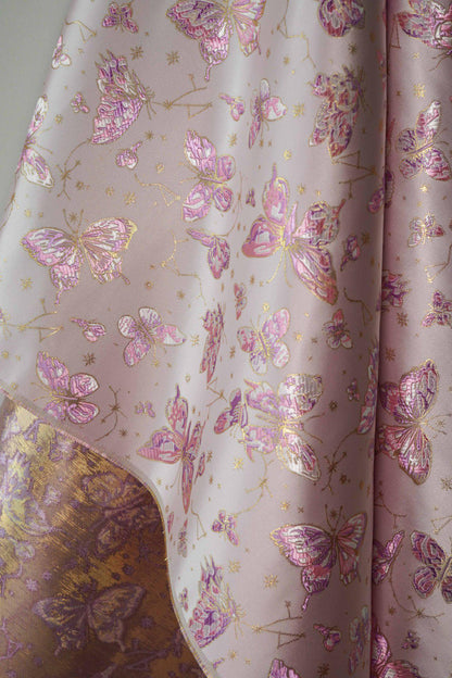 Tissu brocart de soie rose : Jacquard à motifs floraux papillons, 150 cm de large