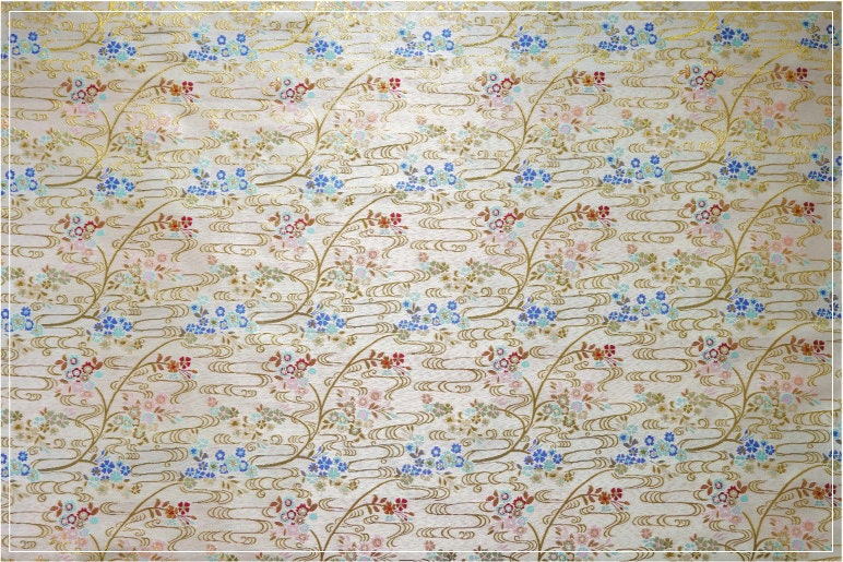 Gold Thread Jacquard Fabric: Retro Floral Upholstery, Costume, Decor