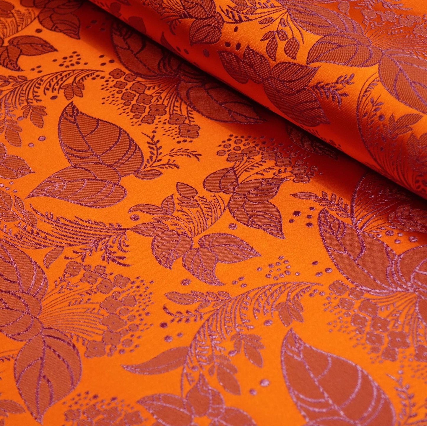 Brocart de soie à motif feuilles d'arbre, pour la confection de vêtements et d'articles d'ameublement - Largeur : 114 cm
