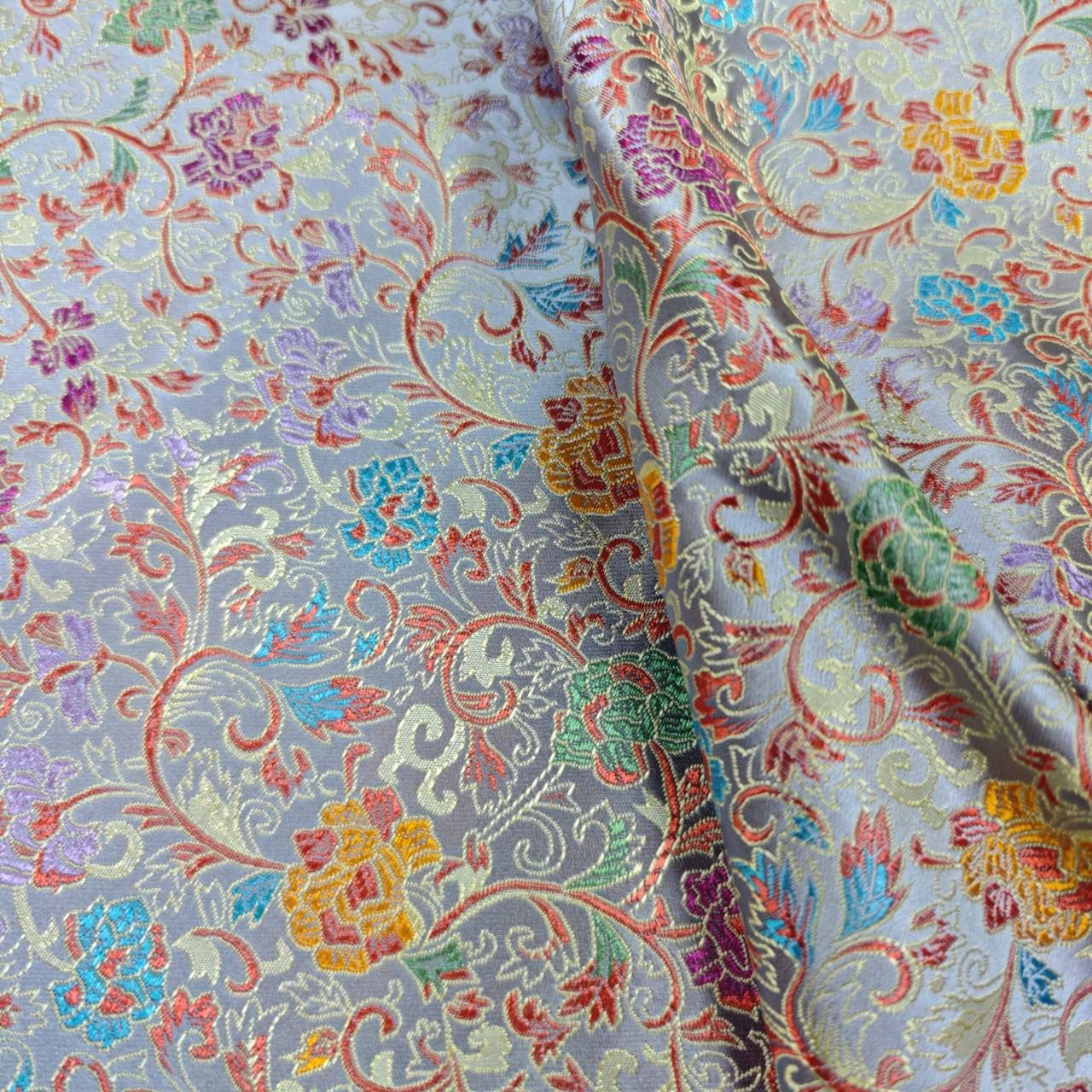 Tissu brocart jacquard à motifs floraux : mélange de soie et de rayonne, style Tang chinois