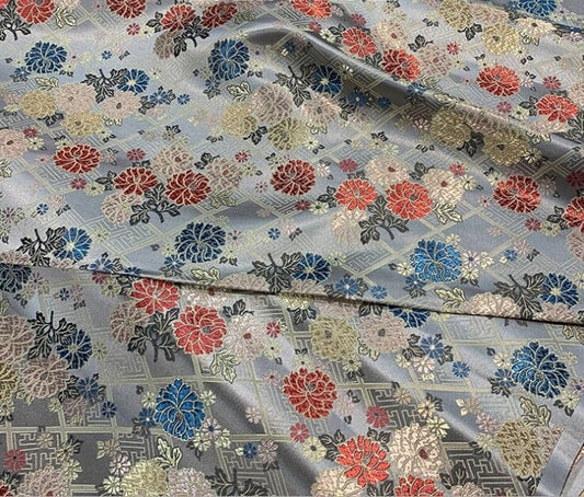 Tissu brocart de soie : motif floral japonais, ameublement et couture