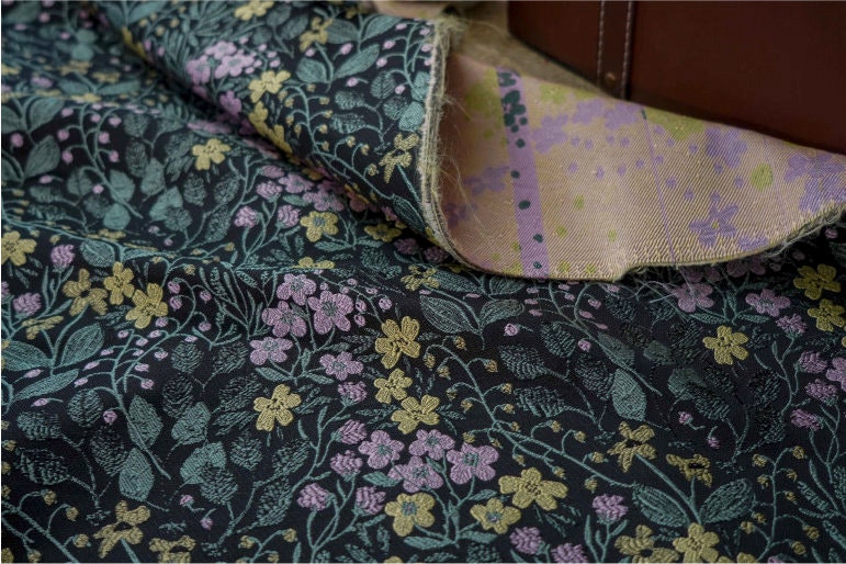 Floral Jacquard Woven Fabric: Country Style Upholstery, 57"W