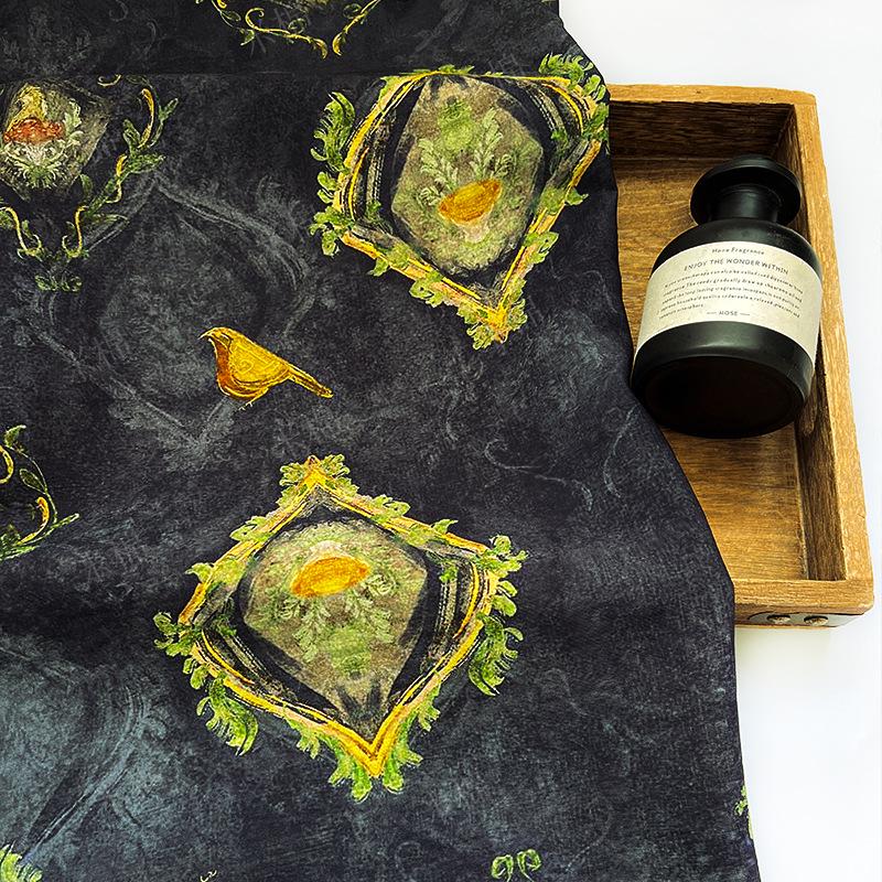 Élégant oiseau doré sur tissu de coton minuit ��� Matières de mode et d'artisanat oriental"Large