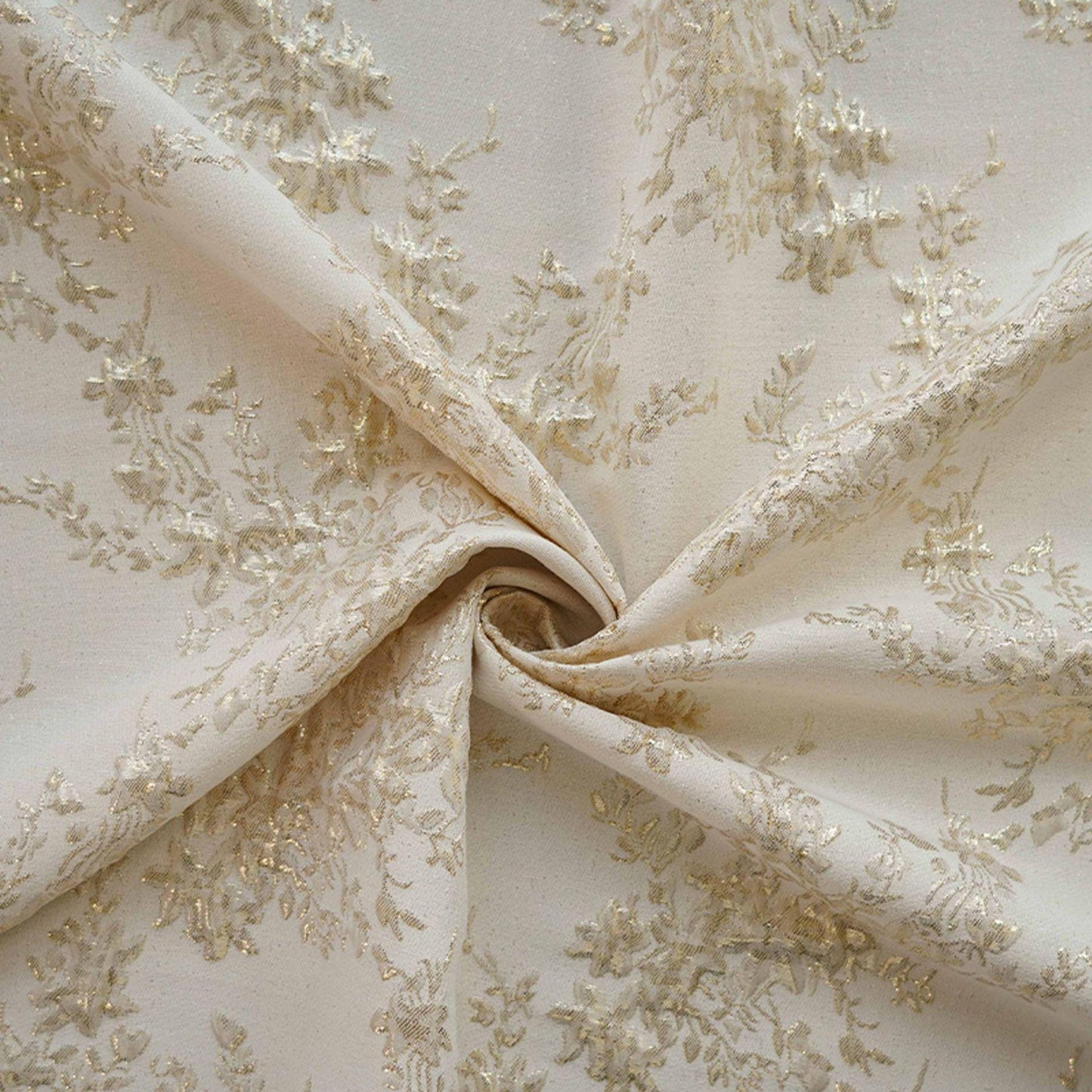 Tissu jacquard tissé à motif floral doré : gaufré, pour l’ameublement et la couture (DIY) - 142 cm de large
