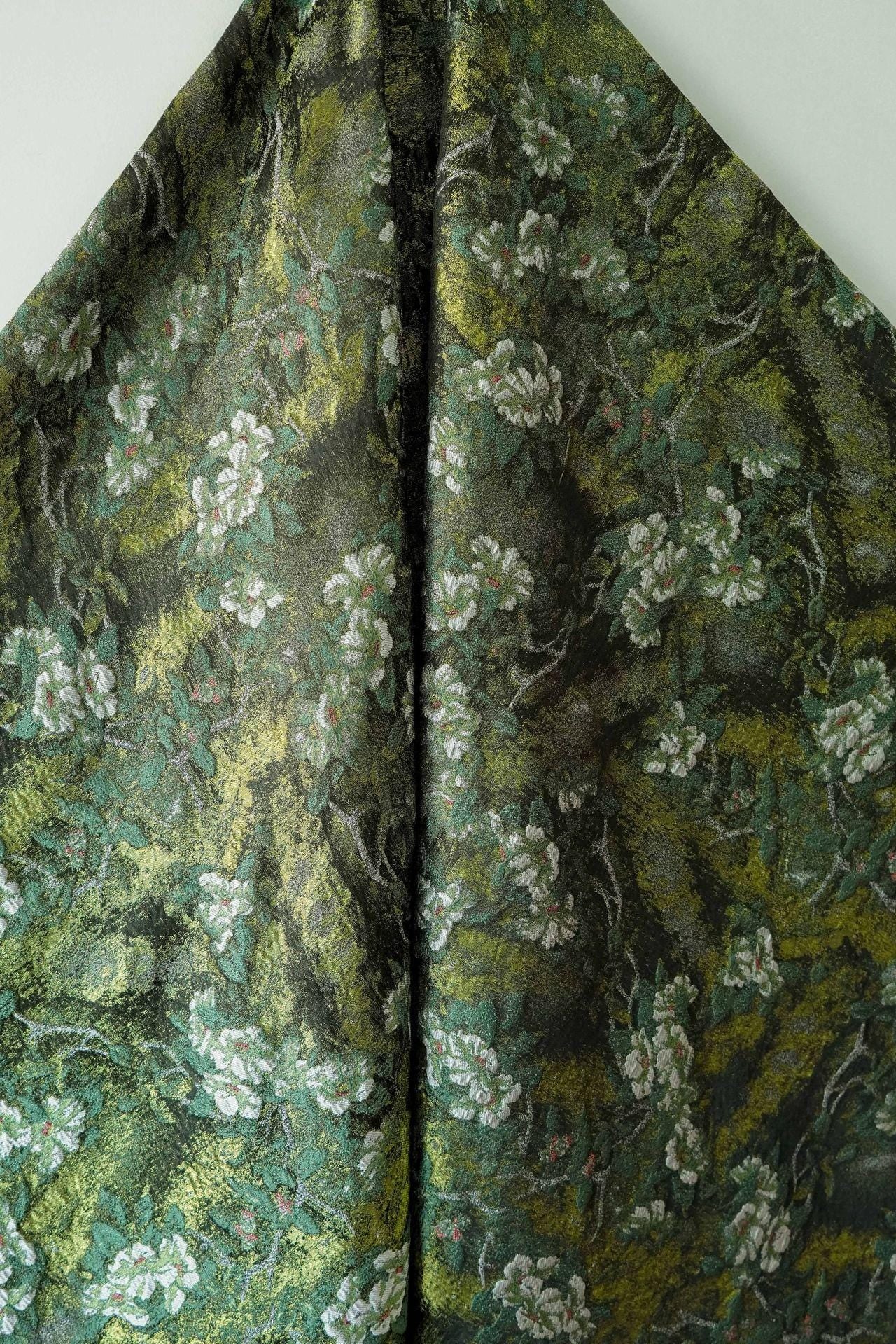Tissu jacquard à motif floral en relief : Coloris bleu sarcelle et vert champêtres (largeur : 63 pouces)