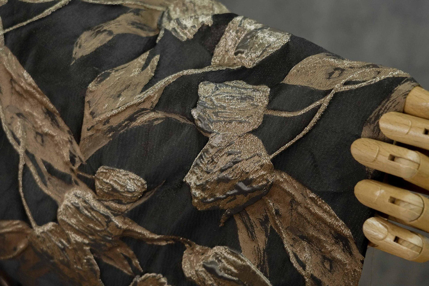Tissu jacquard réversible, tissu tissé à motif tulipe dorée en relief, 160 cm de large