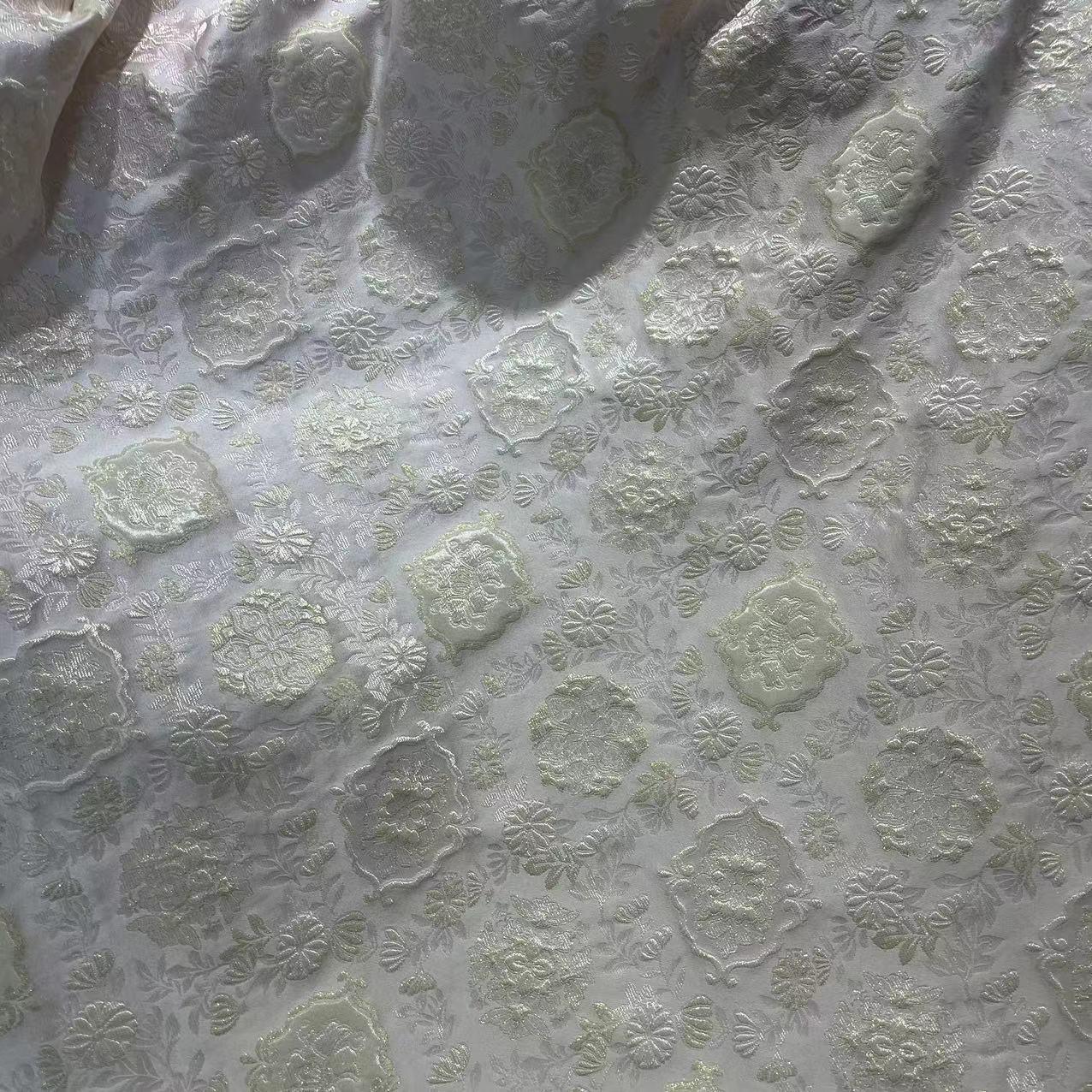 Tissu brocart à motifs floraux : Rayonne Cheongsam Qipao de 147 cm de large