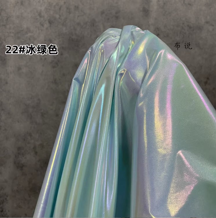 Metallic Silver Pleated Waterproof Fabric: Holographic Padded Jacket Material