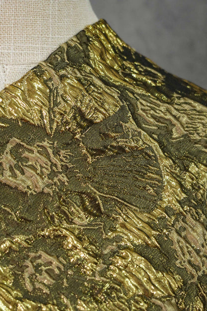 Tissu jacquard métallisé : blocs de couleur en relief pour robes et tenues de soirée