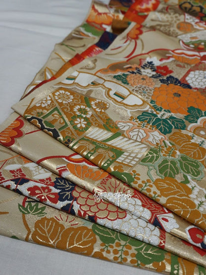 Tissu Kinran de Nishijin Crane : Brocart damassé jacquard doré (largeur : 75 cm)