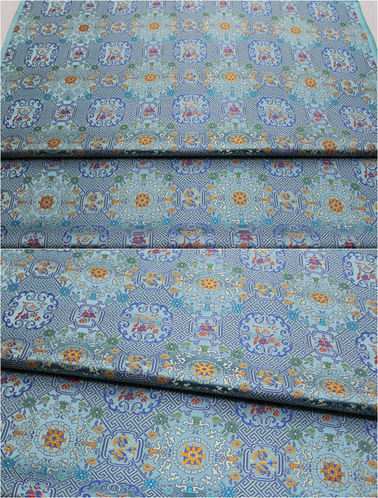 Tissu brocart à motif Thangka : satin jacquard tibétain (29,5 po de largeur)