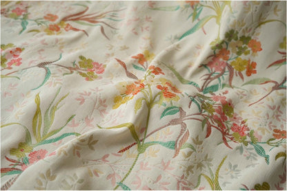 Tissu brocart de soie à motif floral : mélange polyester-rayonne de 160 cm de large