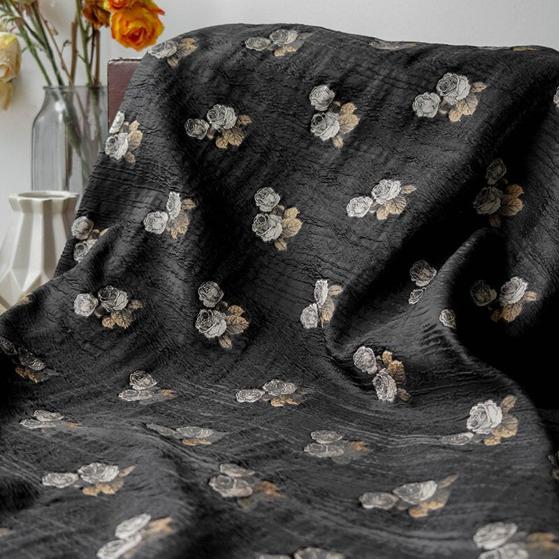 Tissu d'ameublement noir à motif rose en relief, texture craquelée, 150 cm de large, tissu à réaliser soi-même