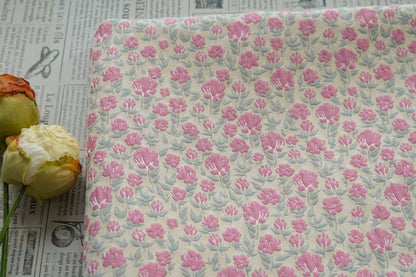 Tissu d'ameublement et de confection de robes jacquard à petits motifs floraux roses en relief, style champêtre, largeur 61 pouces