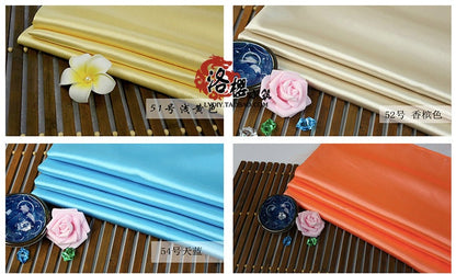 Tissu satin de soie uni : tissu de luxe pour robes de 150 cm de large