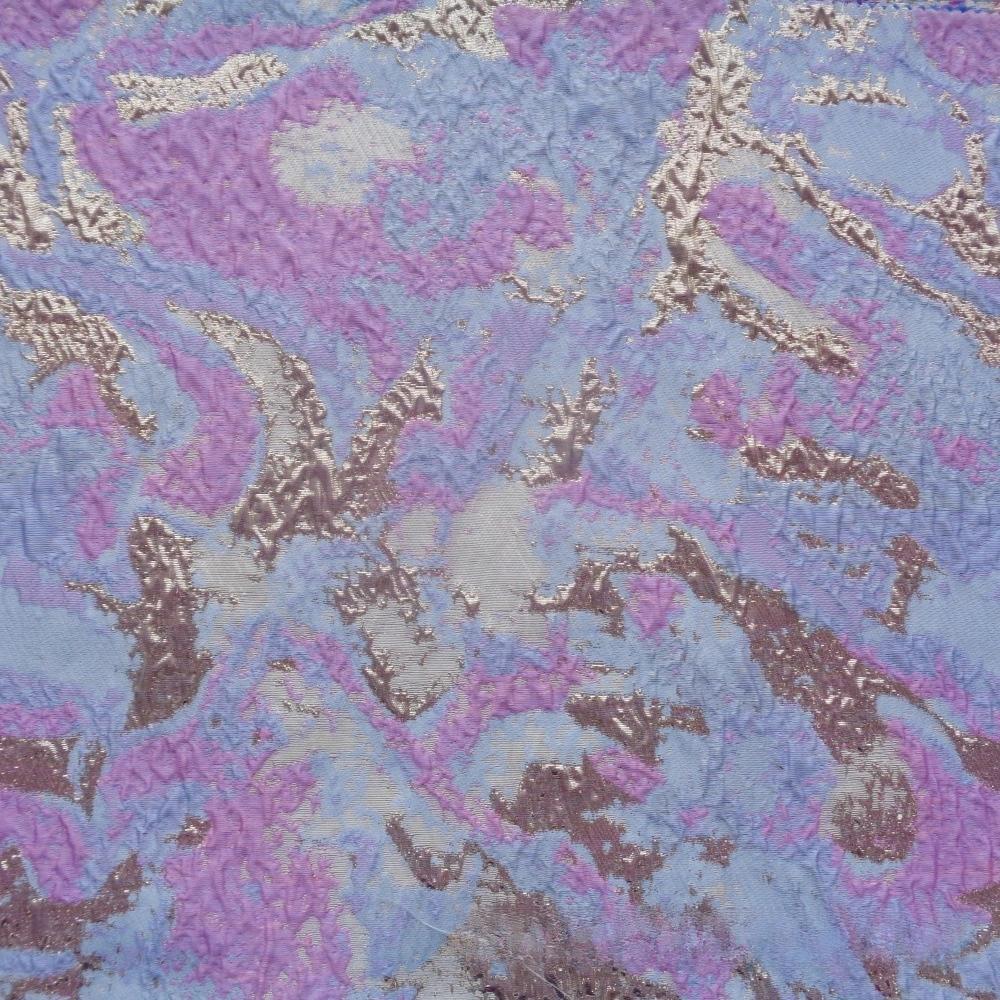 Tissu jacquard à motif ondulé : fil or et argent, tissu texturé pour robe (150 cm)