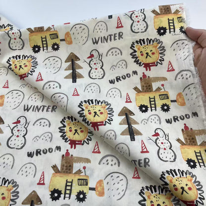 Tissu en coton à motifs animaux d'hiver : bonhomme de neige, lion, tracteur