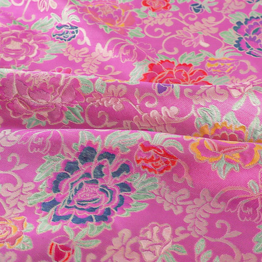 Tissu brocart floral rose vif : Kimono Nishijin à fil d'or (59"L)