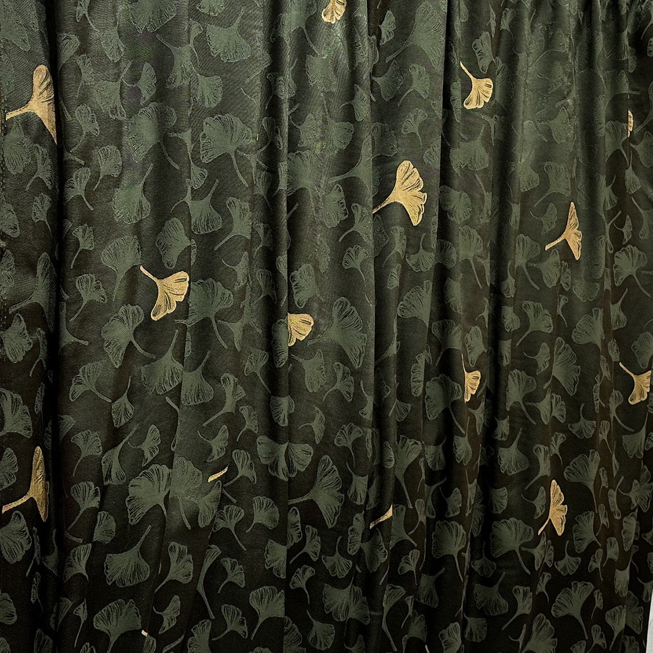 Tissu jacquard en rayonne Ginkgo Biloba : ameublement double face, costumes et couture - 59 cm