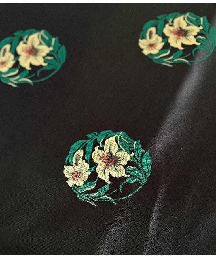 Tissu satin de soie chinois à motif floral ��� Hanfu et Qipao modernes, confection de vêtements, loisirs créatifs Fabr"Wide