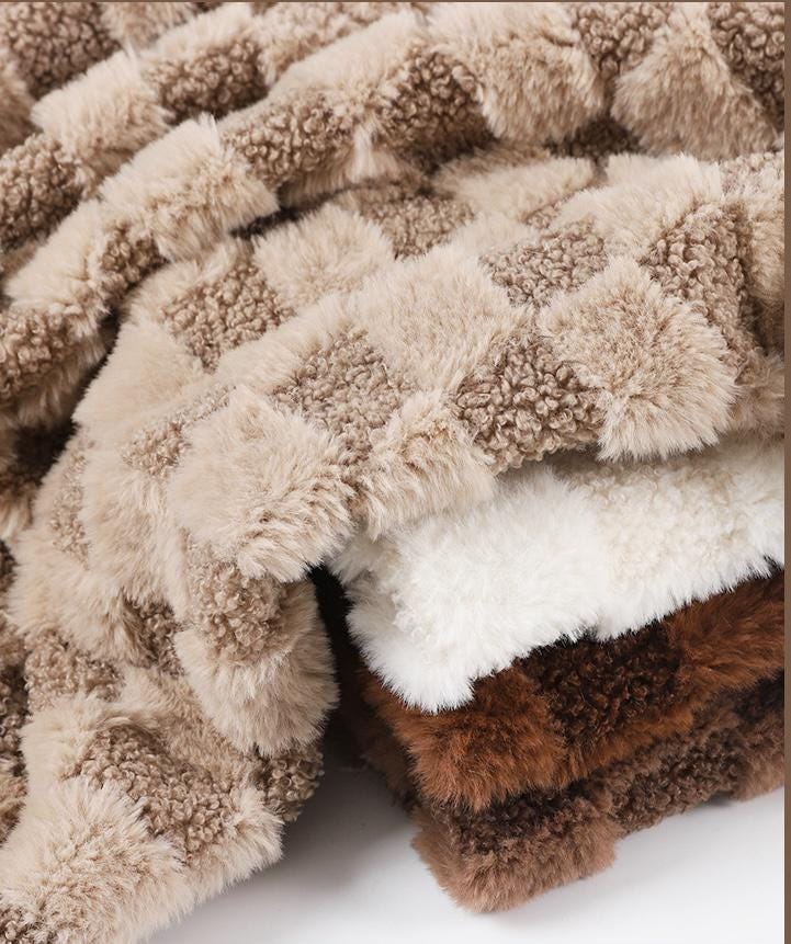 Teddy Faux Rabbit Fur Fabric: Plush Cosplay Costume Material (63")