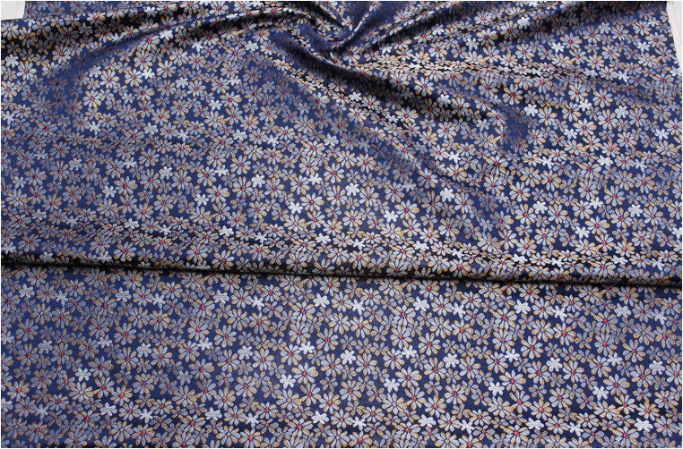 Tissu brocart à marguerites : mélange de soie et de rayonne pour cheongsam et qipao chinois