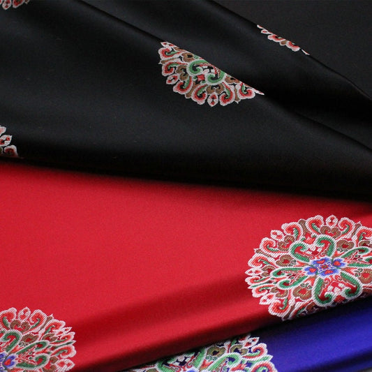 Tissu brocart de soie chinois à motif paon - Magenta et couleurs