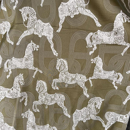 Tissu d'ameublement jacquard chenille Royal Horse ��� Rideaux couleur crème blé (Par The