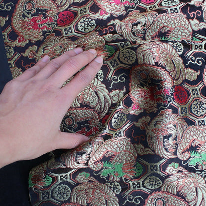 Tissu brocart japonais Nishijin : mélange de soie et de rayonne jacquard à motifs floraux