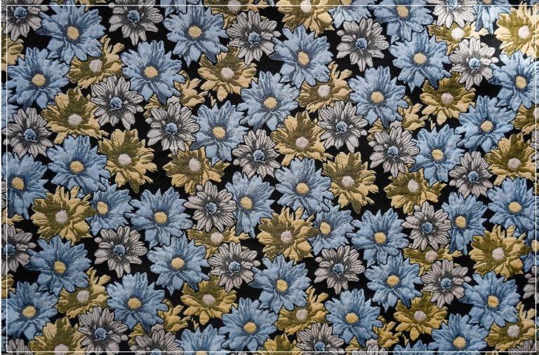 Tissu jacquard à motif floral : mélange de rayonne style vintage (160 cm de large)