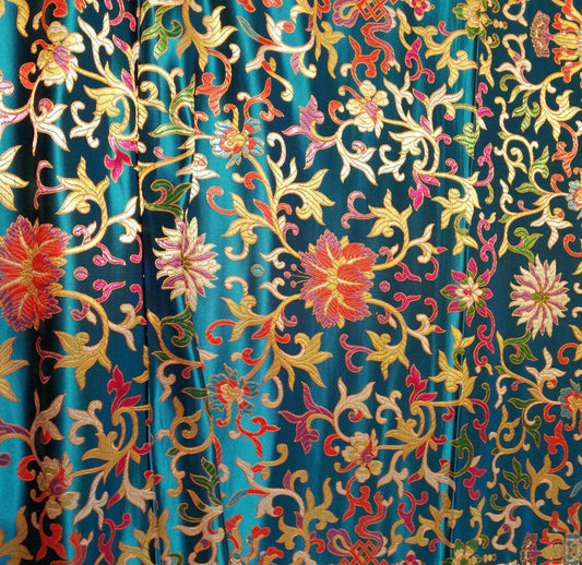 Tissu brocart à motifs floraux : mélange de soie et rayonne brillantes, 75 cm de large
