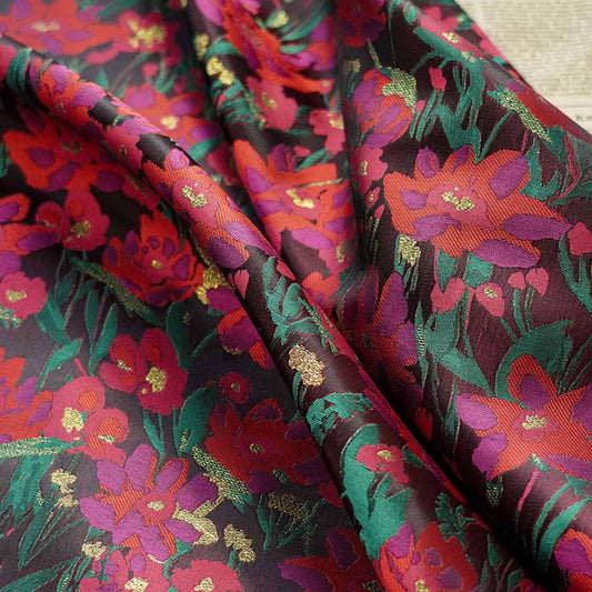Tissu jacquard à motif floral avec fil doré : texture 3D, largeur 165 cm