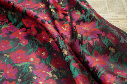 Tissu jacquard à motif floral avec fil doré : texture 3D, largeur 165 cm